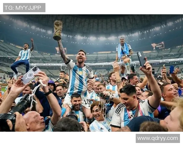 2月16日足球明星盛典回顾与精彩瞬间盘点