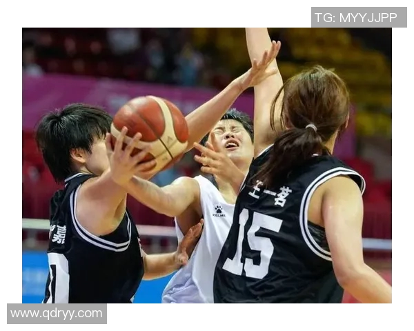 篮球与足球明星的妻子们美丽瞬间大集合，尽显风采与魅力